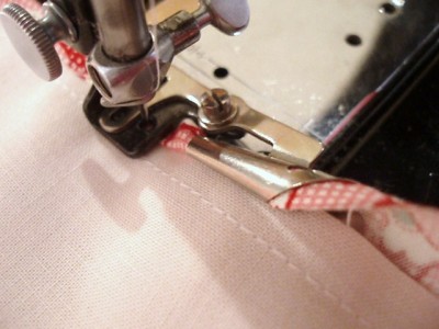 Binding a seam using a Singer Binder Attachment Binding a seam using a Singer Binder Attachment