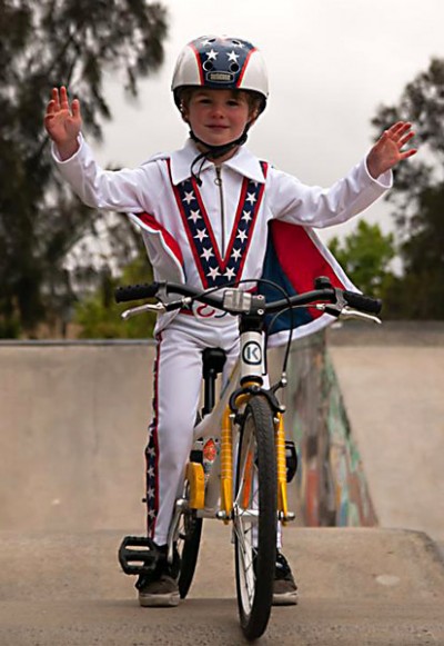 Evel-victory-pose