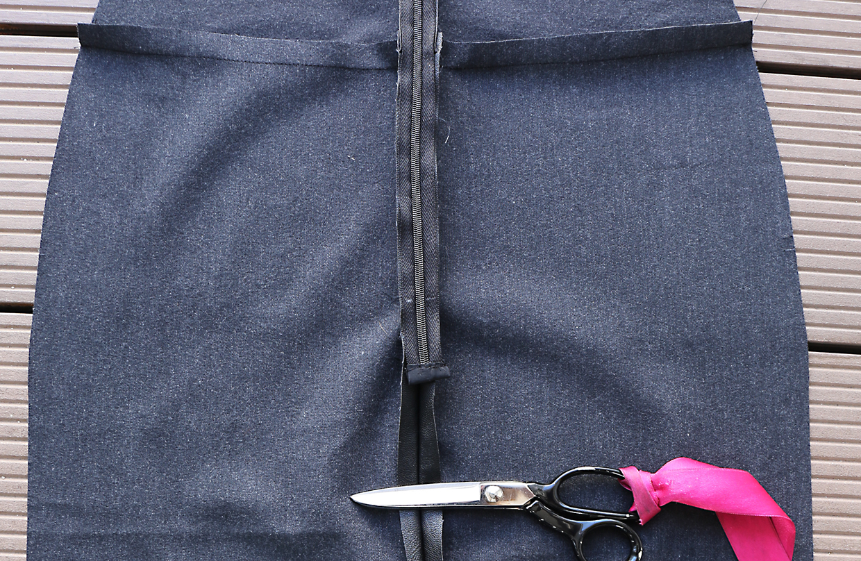How to Sew an Invisible Zipper (with Pictures) - wikiHow