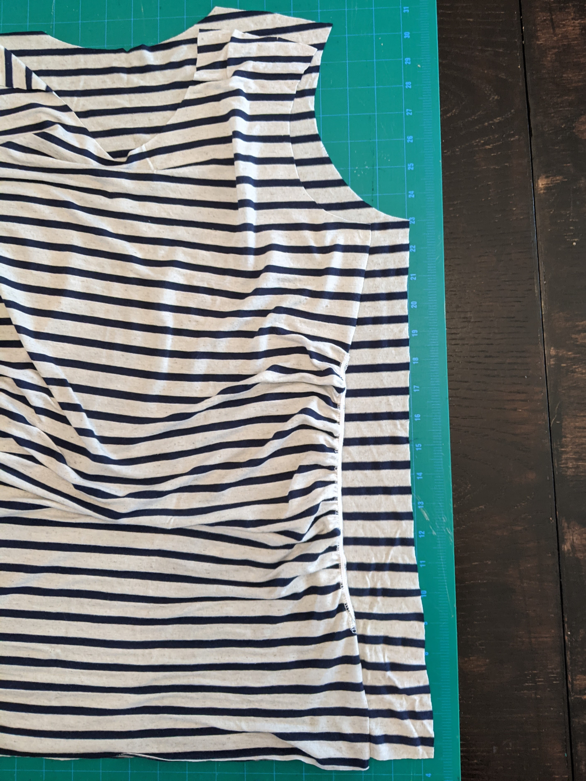 Tutorial: Convert a Knit Top Pattern to Maternity, Blog