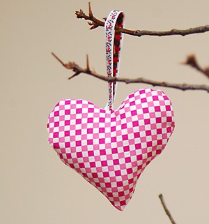 Valentine Day Heart Ornament | Free Sewing Patterns | Oliver + S