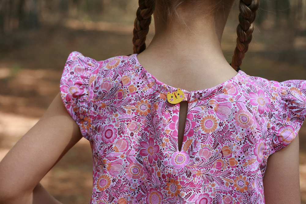 Blouse Butterfly Hands | vlr.eng.br