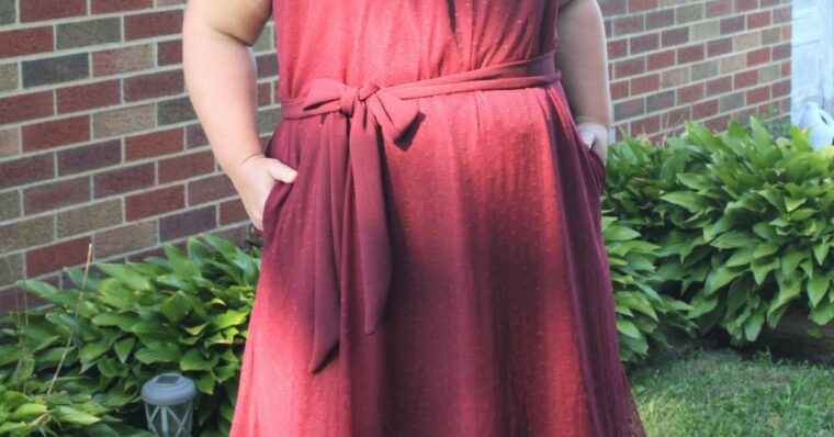 Close up of belted Liesl + Co Enmore Dress